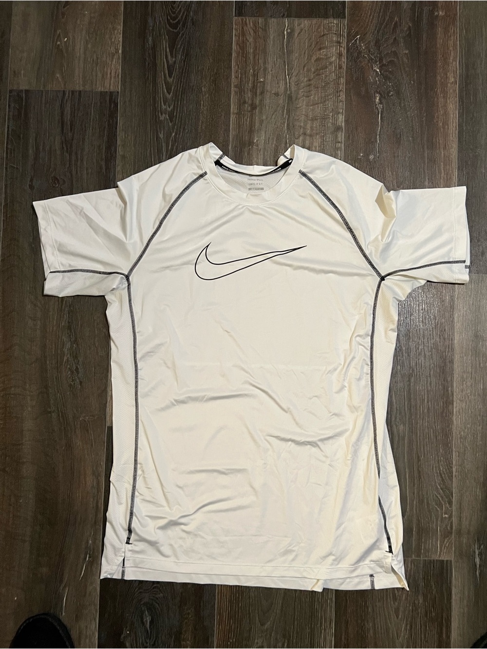 Men’s Nike Pro Dri-FIT tight fit short-sleeve fitness top